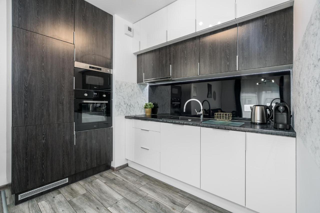 Sleepway Apartments- Garbary 100-46 พอซนาน ภายนอก รูปภาพ