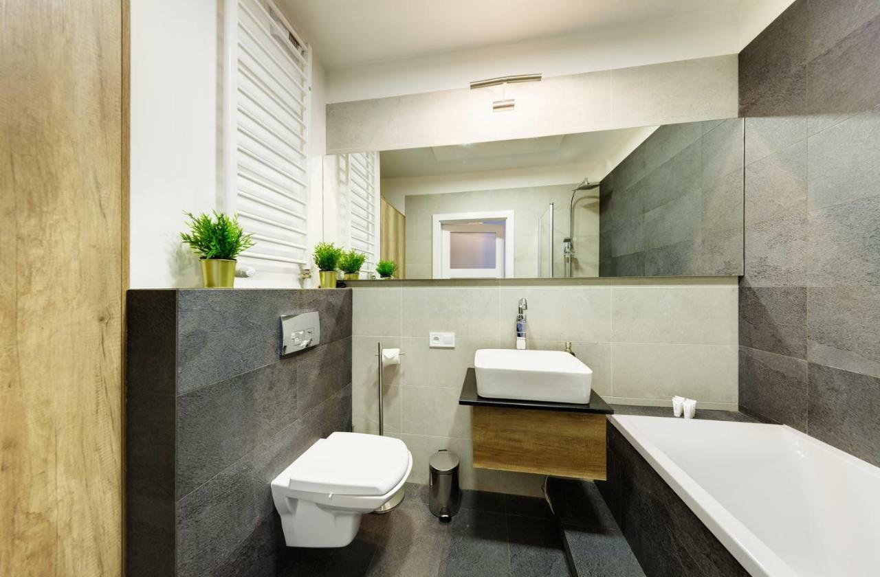 Sleepway Apartments- Garbary 100-46 พอซนาน ภายนอก รูปภาพ