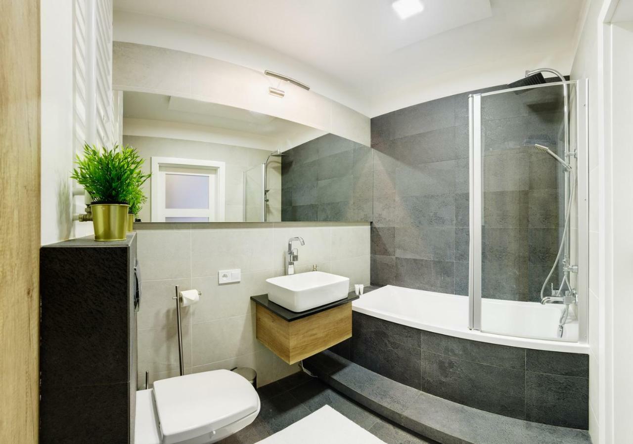 Sleepway Apartments- Garbary 100-46 พอซนาน ภายนอก รูปภาพ